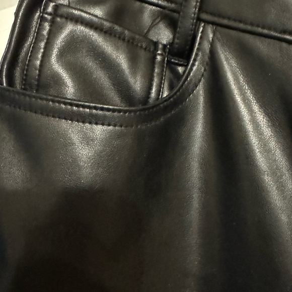 Ladies Abercrombie & Fitch black Leather pants size 4 - Picture 3 of 3